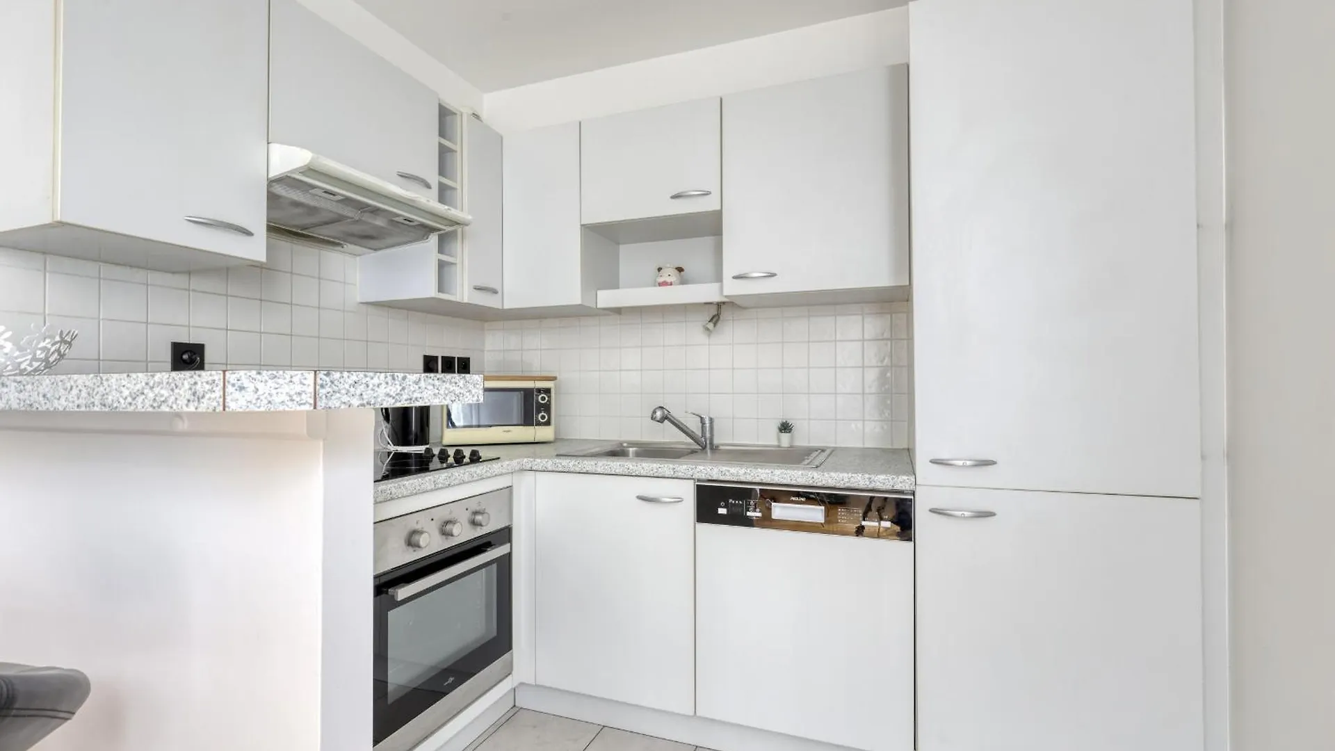 Perfect, And Quite 1 Bedroom Hq - 14 Apartment *